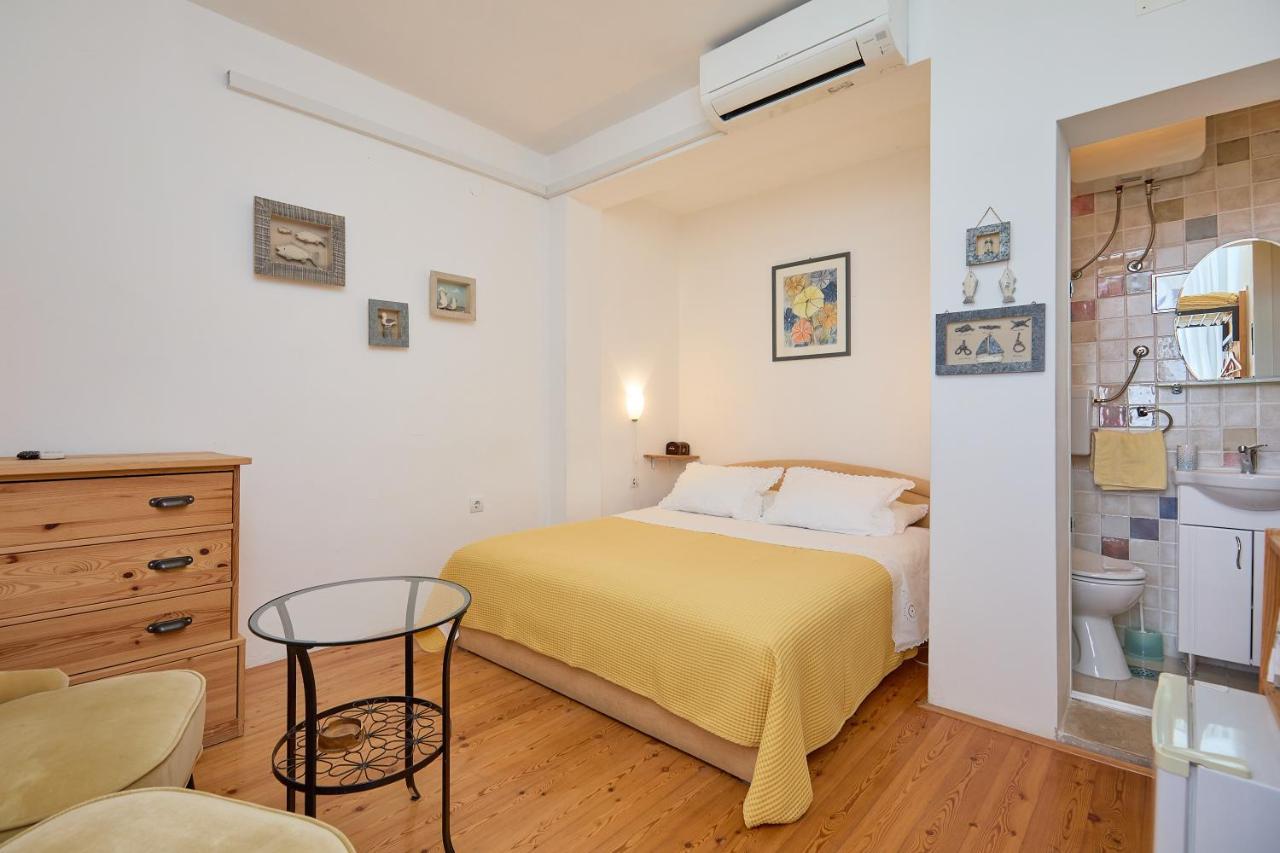 Room Over Old Town ดูบรอฟนิก ภายนอก รูปภาพ